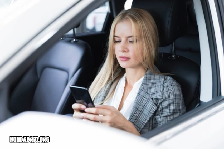 Mengapa Pusing dan Mual saat Menggunakan HP di Mobil? Ini Penjelasan yang Sering Diabaikan